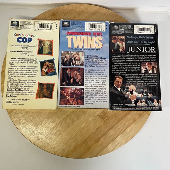Lot of 3 Arnold Schwarzenegger Comedy VHS Tapes Kindergarten Cop Twins Junior - Picture 2 of 6